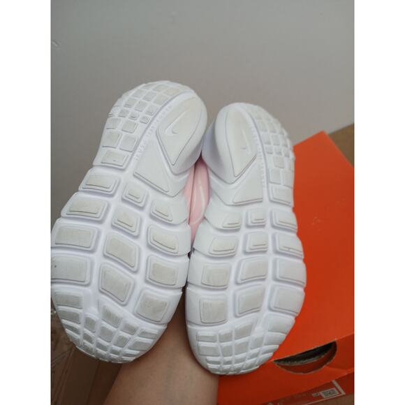 USED Nike Girl's Flex Runner 2 Pink Foam/White/Pewter/Photo Blue 11 Little Kid M - Picture 3 of 4